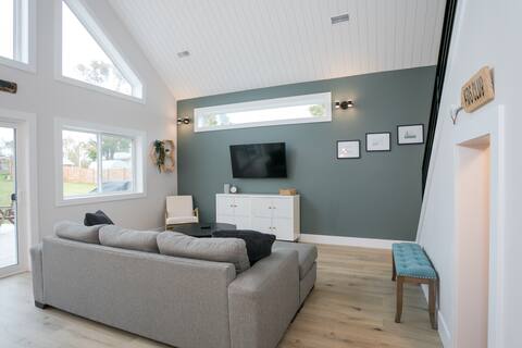 Popular Airbnb listing: West Street Retreat in Three Rivers