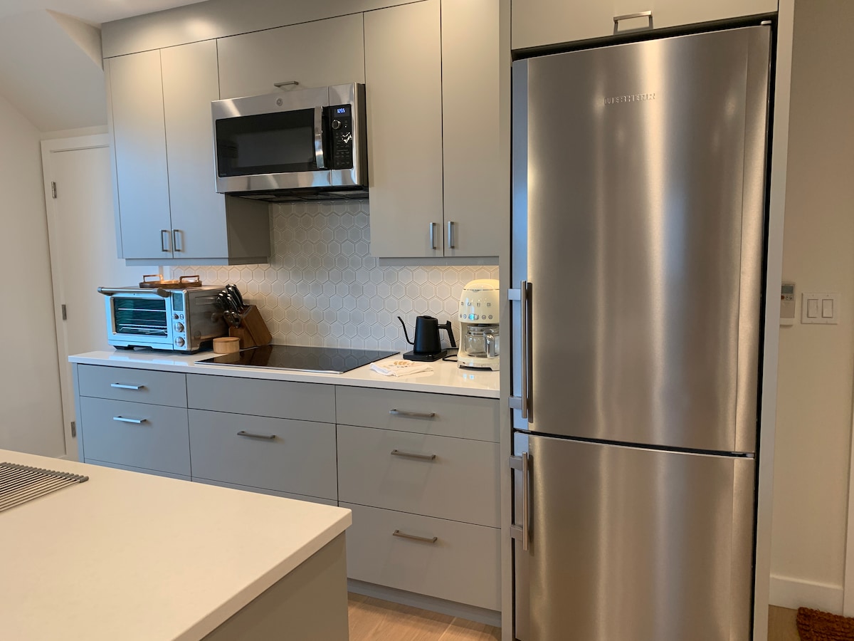 Modern Studio