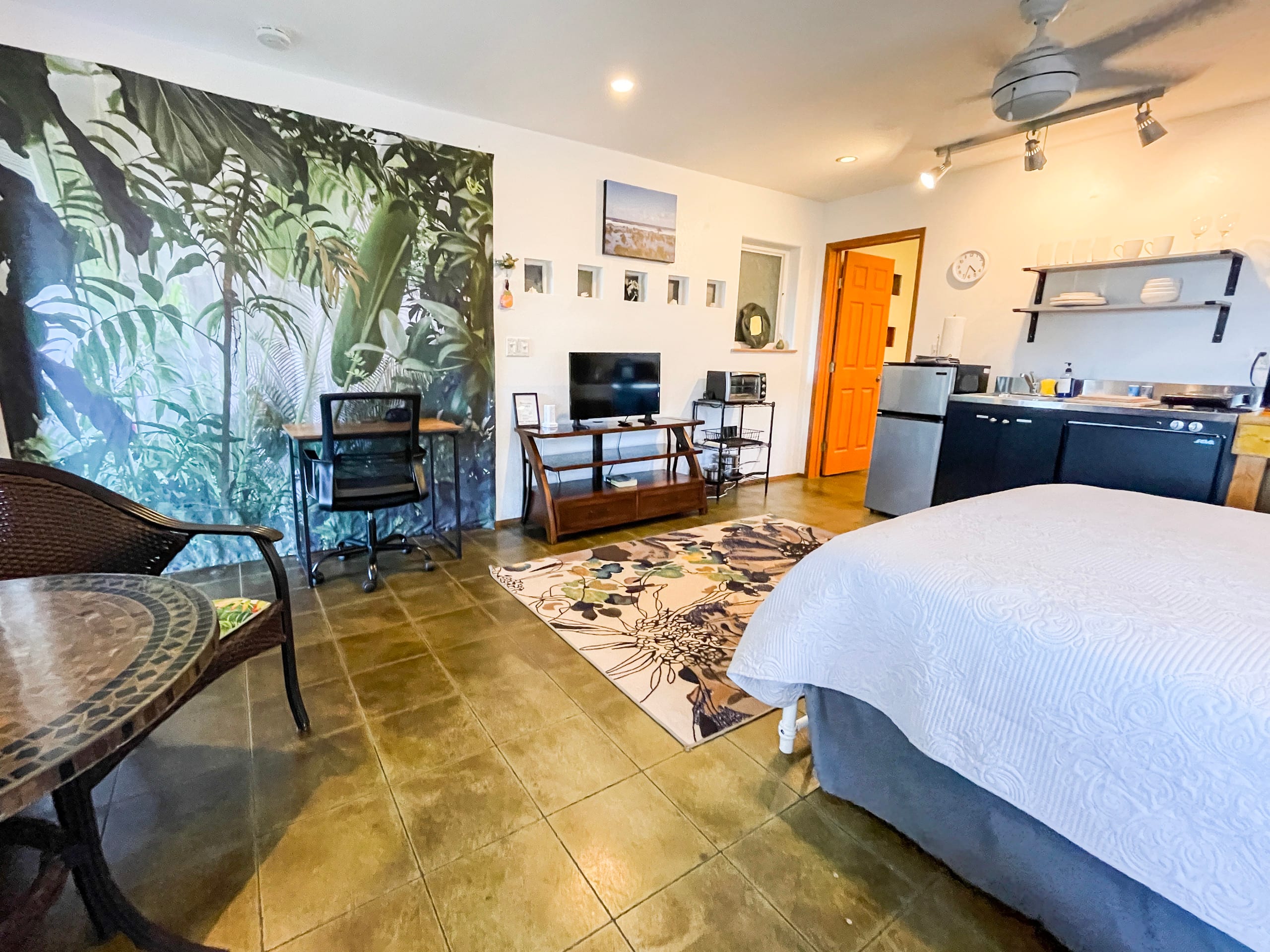 Home in Pahoa · ★4.82 · Studio · 1 bed · 1 private bath - Image 14