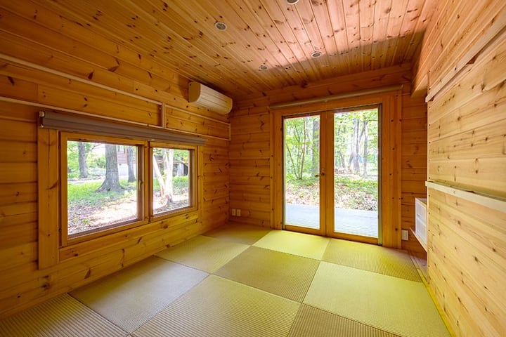 Nasu Miyagawa Residence: A designer cabin nestled in the highland forest