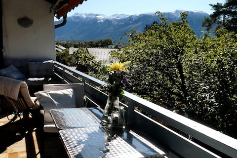 Bright apartment with feel-good guarantee and mountain views