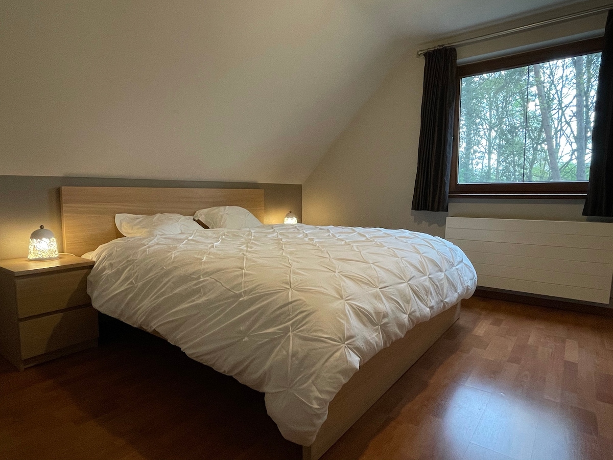 In Sterrenheide you will sleep wonderfully comfortable. Although often guests asked us where our beds come from. Beds made are included in the price.