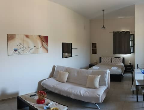 Top performing Airbnb: Independent Ground Floor in a Stone Tower House in Δήμος Ανατολικής Μάνης