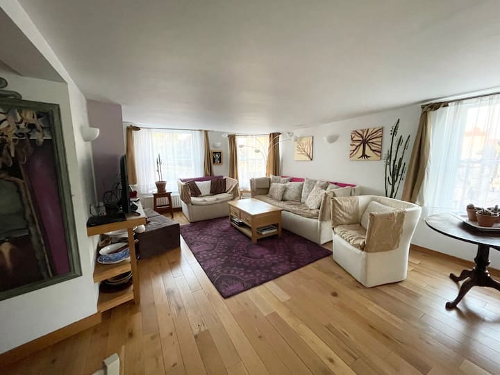 2-bedroom Apt In Prime Location + Stunning Views - Canterbury