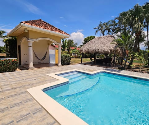 Casa Mariposa - 4BR w/ Private Pool & pool table