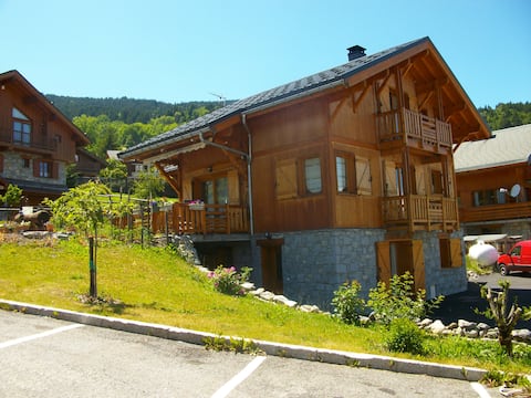 Popular Airbnb listing: Ideal apartment for a health retreat 7 km from Brides-Les-Bains in Les Allues