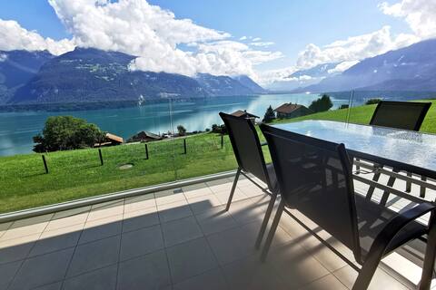 Panoramic views of the lake and mountains