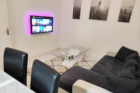 ★GO TO LUX★ Entire place [Free Parking]