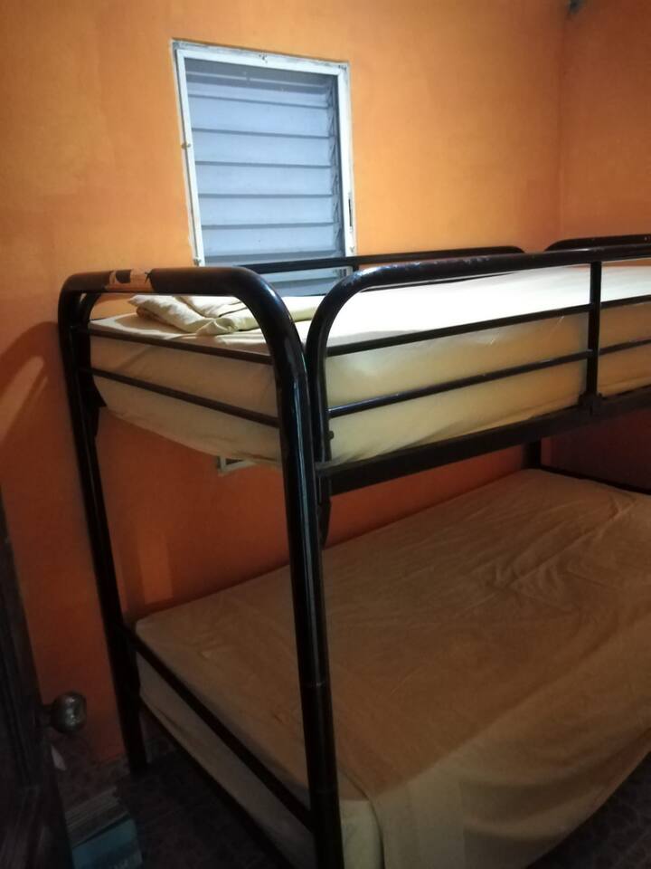 საძინებელი 4