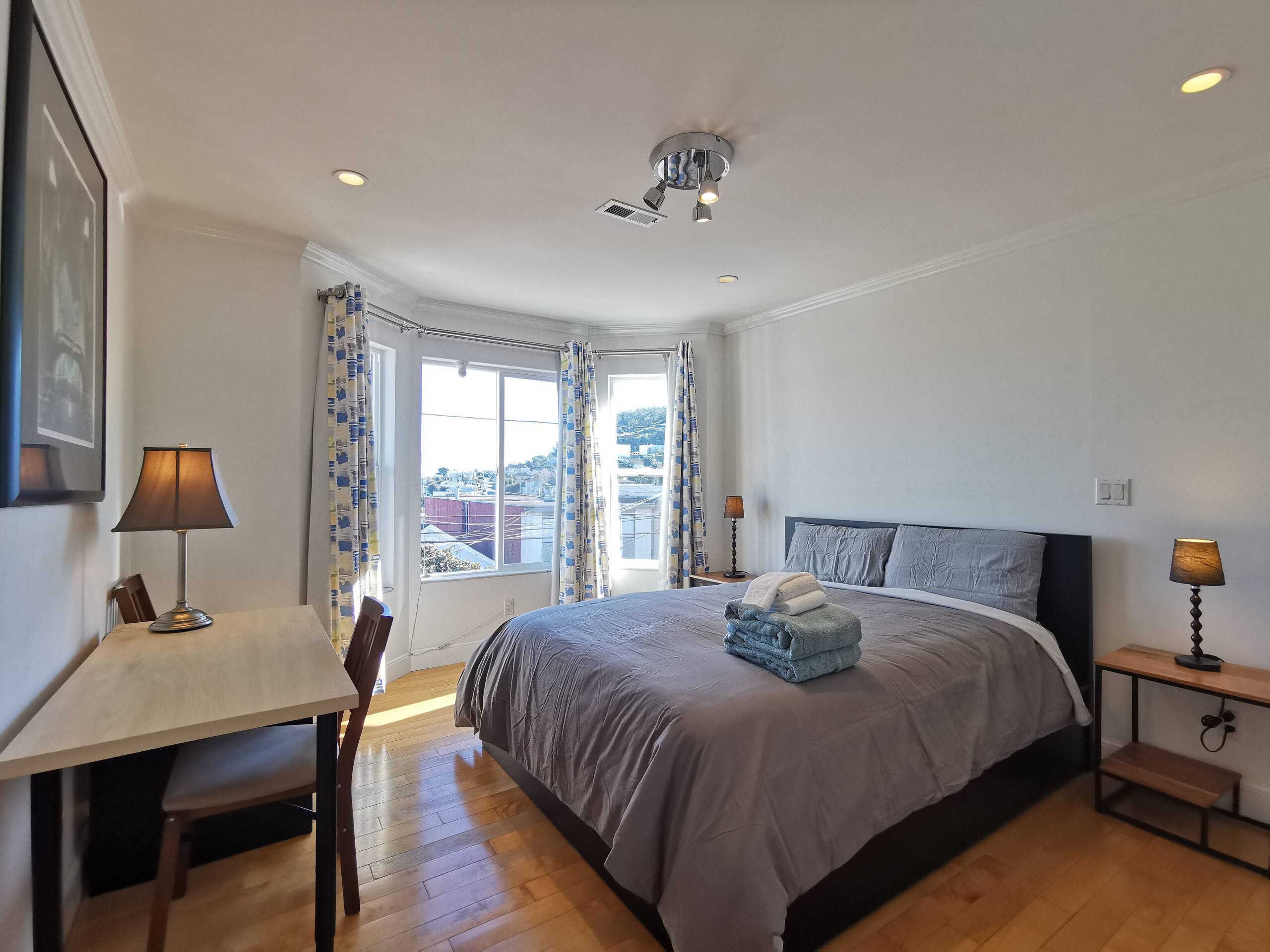 Home in San Francisco · ★4.8 · 3 bedrooms · 3 beds · 2 baths - Image 22