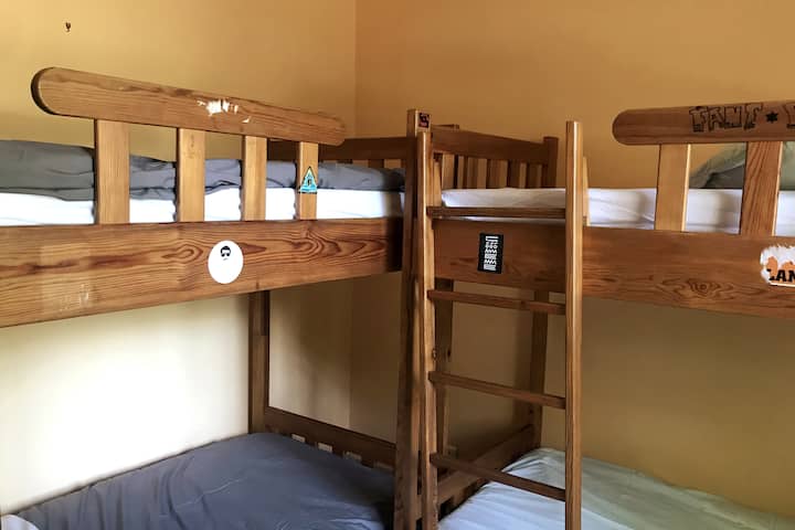 ห้องเด็กมี 4 เตียง