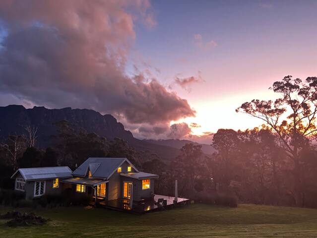 Felons Corner Stunning Boutique Wilderness Stay gallery image 2