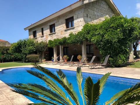 Luxury and relaxation with swimming pool and ocean view
