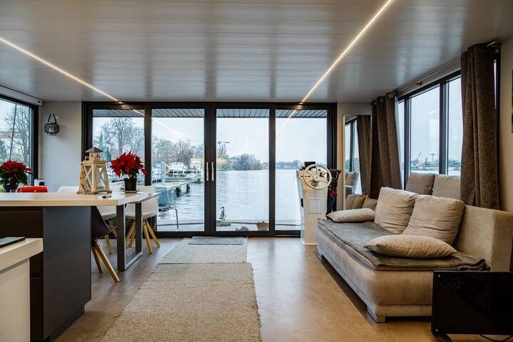 160qm2 Luxus Hausboot Mabelle Joyeuse+Sauna+Kamin gallery image 5