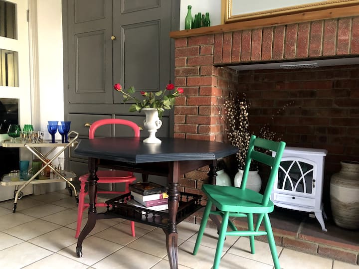 Garden flat with parking & Wi-Fi