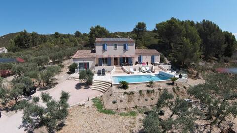 Havre de paix on the banks of the Alpilles
