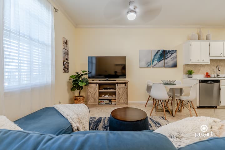 Great Location! Beach/pool/restaurants/shopping. - Miramar Beach, FL