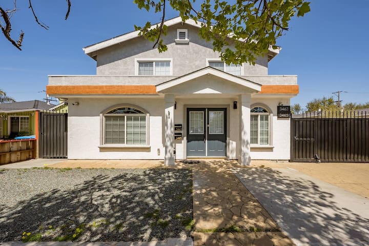 New Luxurious Modern 5Beds/5Baths in Redwood City