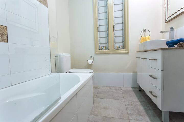 The Carrington Manor 1 gallery image 2