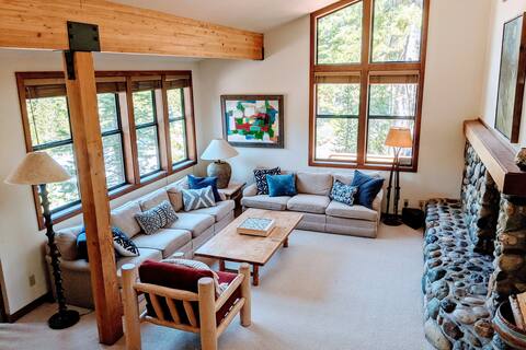 Rocky Alpine Lodge | Game Room & Hot Tub!