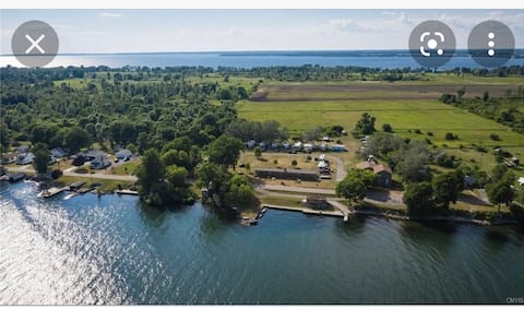 Guffin Bay - waterfront vacation home