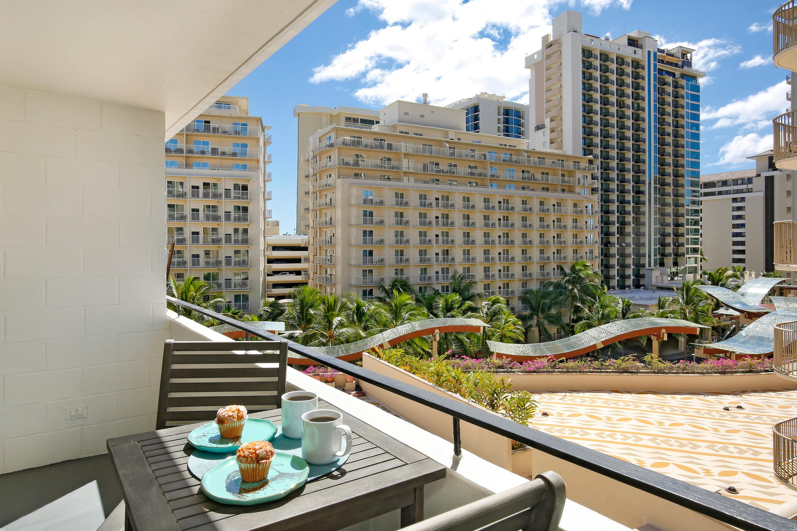 Condo in Honolulu · ★4.74 · 1 bedroom · 2 beds · 1 private bath - Image 19