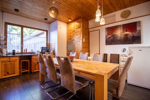 Miraflor Betty by Arosa Holiday