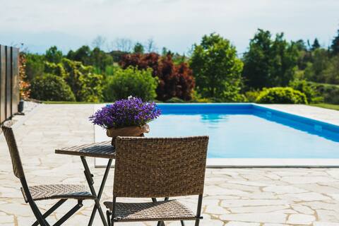 The cottage in the Langhe - villa with a pool