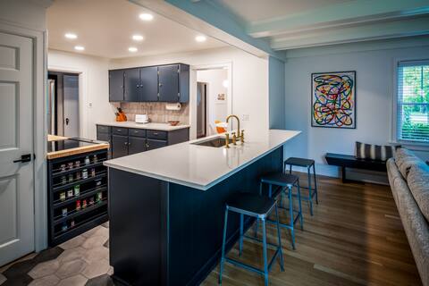 Unbeatable location, newly updated! @TheHouseAt321