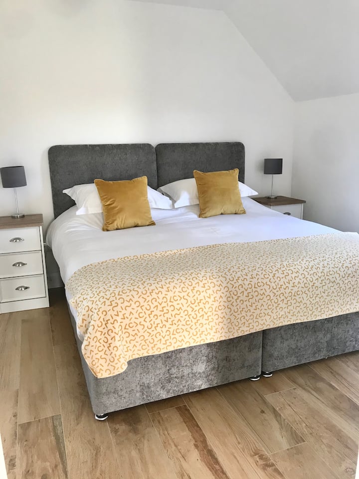 Bedroom 2 - Superking or twin with en suite