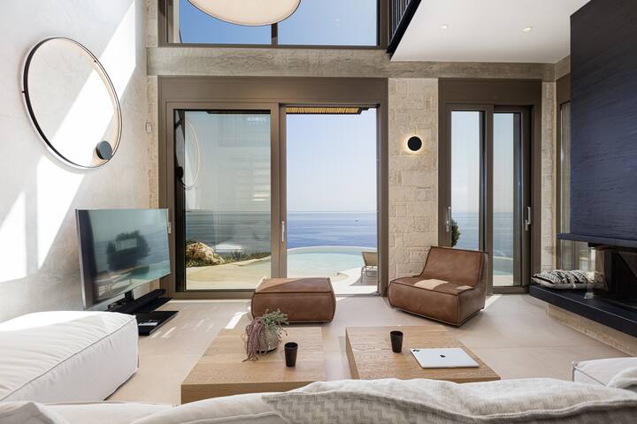 Domus Mare I – Sea views, private cove, hot tub! gallery image 5
