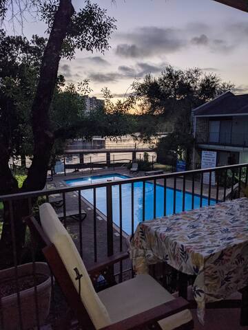 Lake Views…Walk to Downtown and Congress gallery image 5