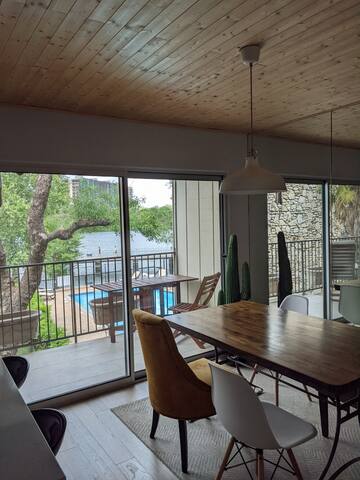 Lake Views…Walk to Downtown and Congress gallery image 3