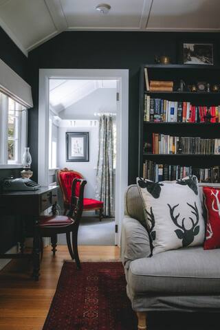 Dingleigh of Sassafras – Reader’s Cottage gallery image 2