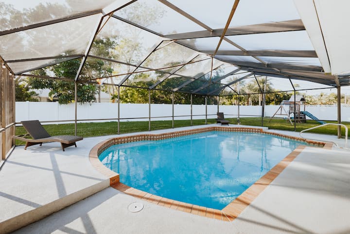 Coquina Haus Stylish Home Steps Away From Private Bay Inlet! - Bradenton, FL