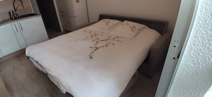 Charmant T2 De 27m2 Avec Balcon Loggia Vue Piscine - Département Aude