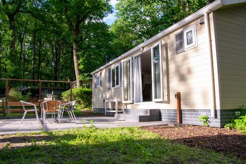 Lovely chalet in Hoenderloo with sunny terraces
