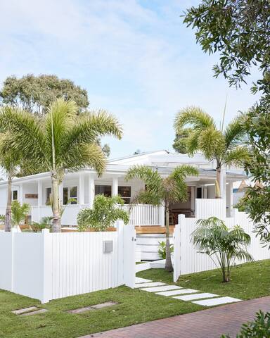 Picadilly Palms – Luxe Byron home at The Pass gallery image 2