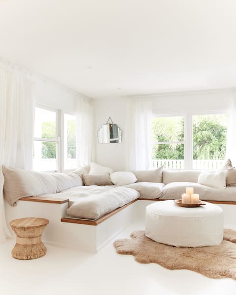 Popular Airbnb listing: Picadilly Palms - Luxe Byron home at The Pass in Byron Bay