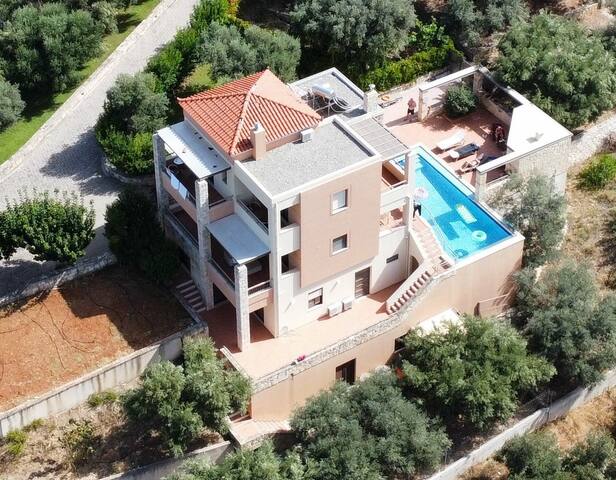 Magnificent villa ,with breathtaking seaview gallery image 2