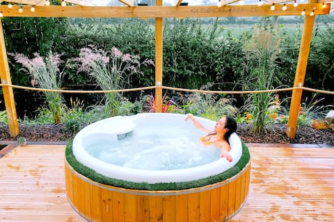 Ireland’s #1 River Retreat Hot Tub~Sauna~Plunge