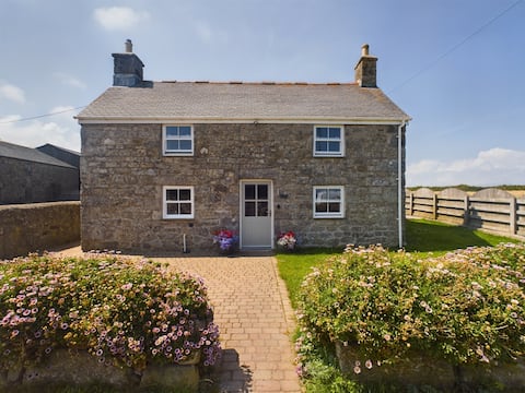 Top Airbnb: Folly Farm Cottage, St Ives: cosy quiet convenient in St. Ives