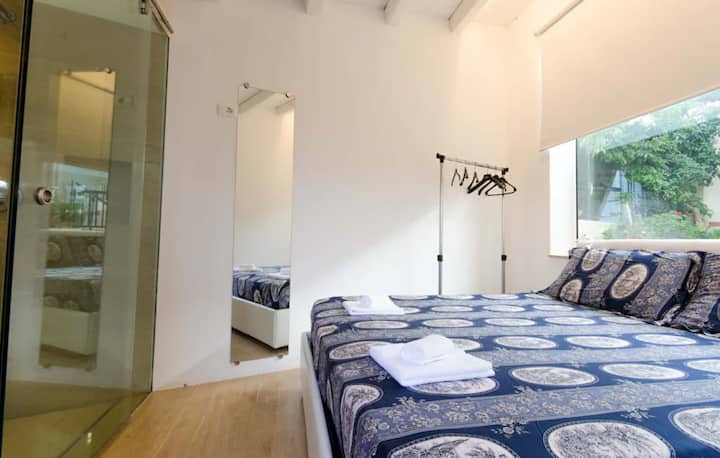 Anexo: dormitorio doble con aire acondicionado