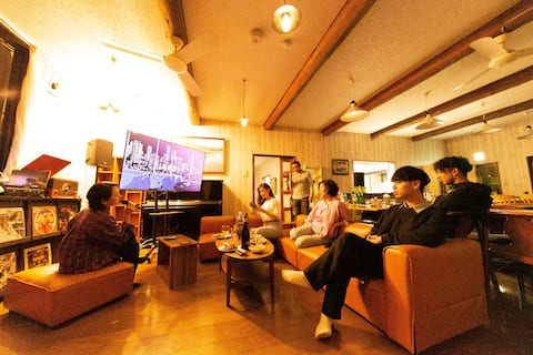 11 rooms 10-35 people staying in a large house rental villa pet-friendly![Events, training, training