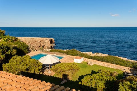 Can Pujades, spectacular frontline Cala d'Or.