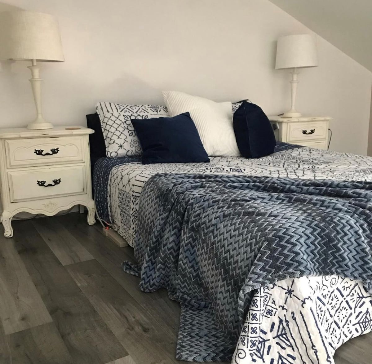 Loft, cama tamaño queen