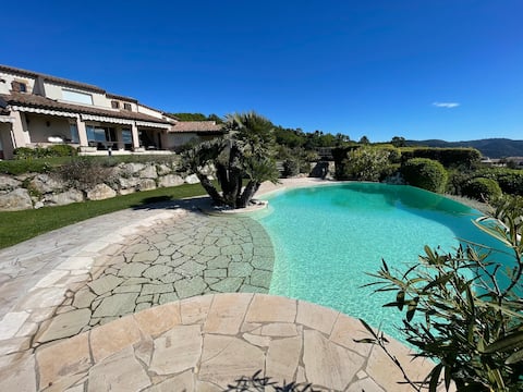 Beautiful Villa with landscaped pool.