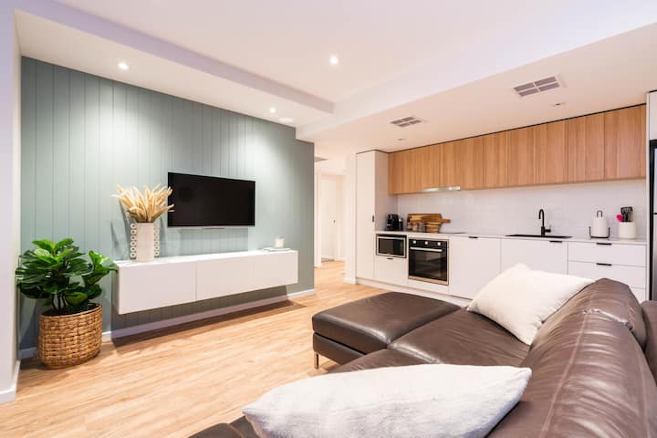 Taft 1 - Freshly Reno 2 Br + Pool  2 Mins Jetty Rd - Glenelg