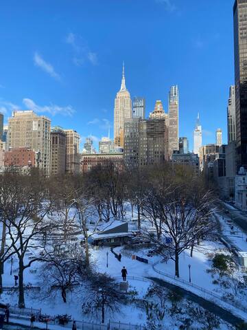 Bright Artsy Apartment perfectly located in NYC! gallery image 2