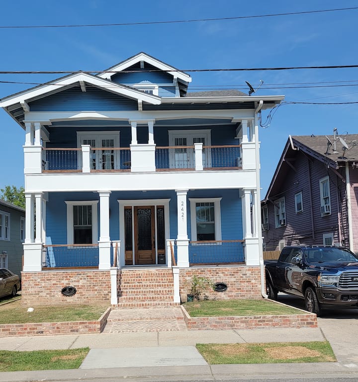 Uptown Retreat, Near Streetcar And Freret Dining - New Orleans, LA